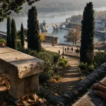 Itinéraire avignon : Rocher des Doms, banc en pierre, Rhône et pont Saint-Bénézet