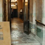 Visiter les bains Pommer Avignon : entrée des bains historiques