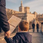 Avignon que faire avec des enfants : parent et enfant sur le Pont d’Avignon