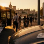 Parking avignon festival : voiture près du panneau et navette vers le centre