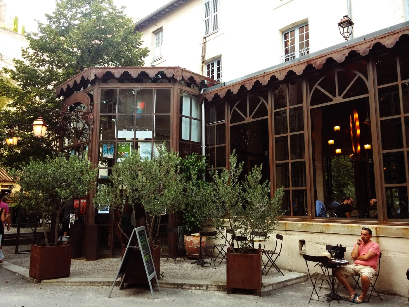 Vue extérieure du cinéma Utopia à Avignon en 2014